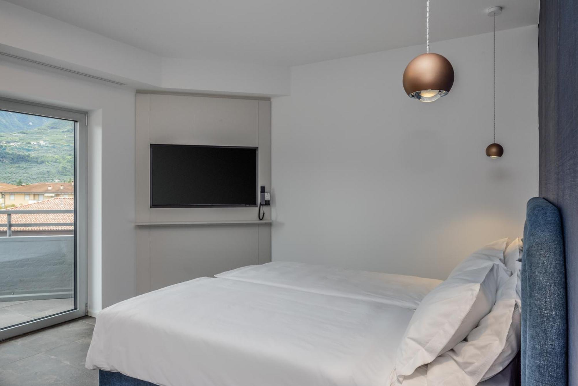 Superior Doppel-/Zweibettzimmer mit Poolblick
